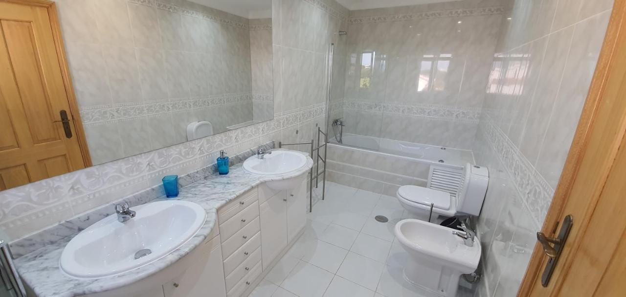 Sunset Villa By Laranjal Rentals Olhos de Αgua Εξωτερικό φωτογραφία